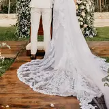 Bridal veil on the wedding aisle